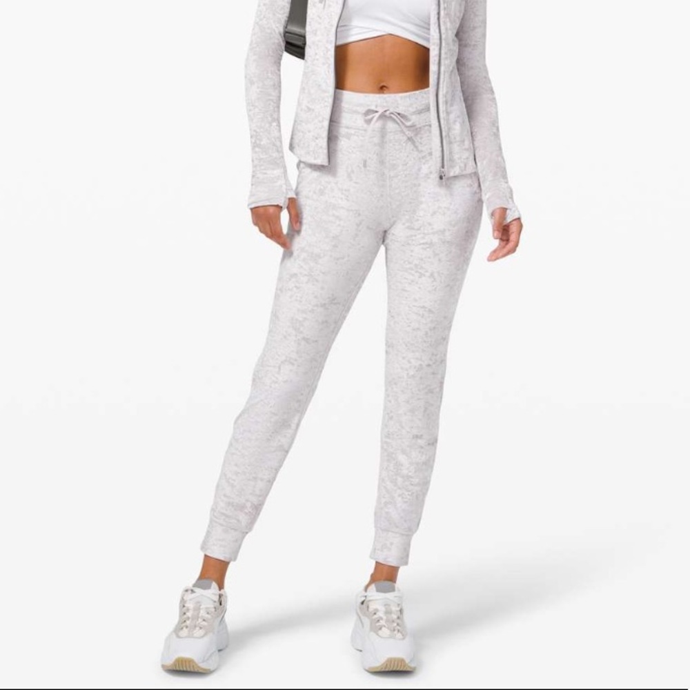 Lululemon Ready to Crush Jogger Chrome